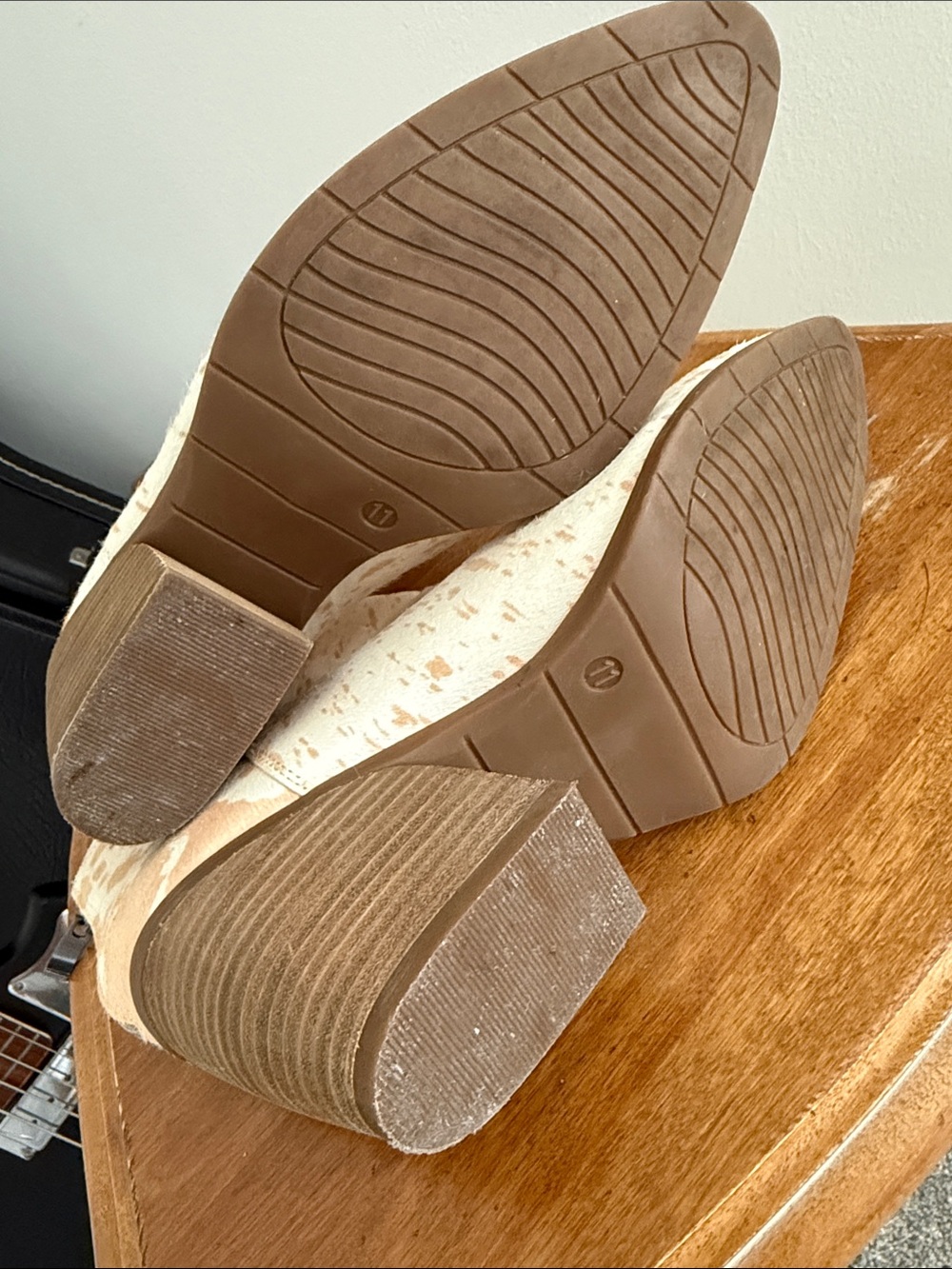 Michael Shannon Cream and Tan Cowhide Ankle Booties - Picture 6 of 7